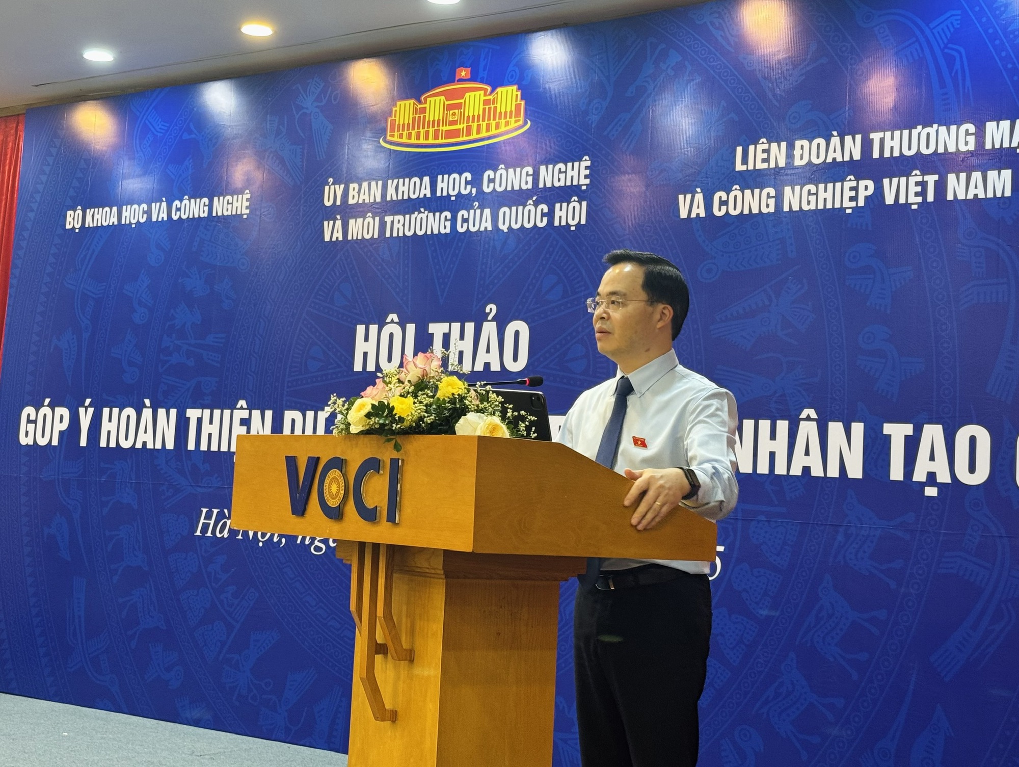 Hoàn thiện Luật AI: Đủ an toàn để đổi mới, đủ minh bạch để kiểm soát rủi ro- Ảnh 1. Hoàn thiện Luật AI: Đủ an toàn để đổi mới, đủ minh bạch để kiểm soát rủi ro- Ảnh 1.