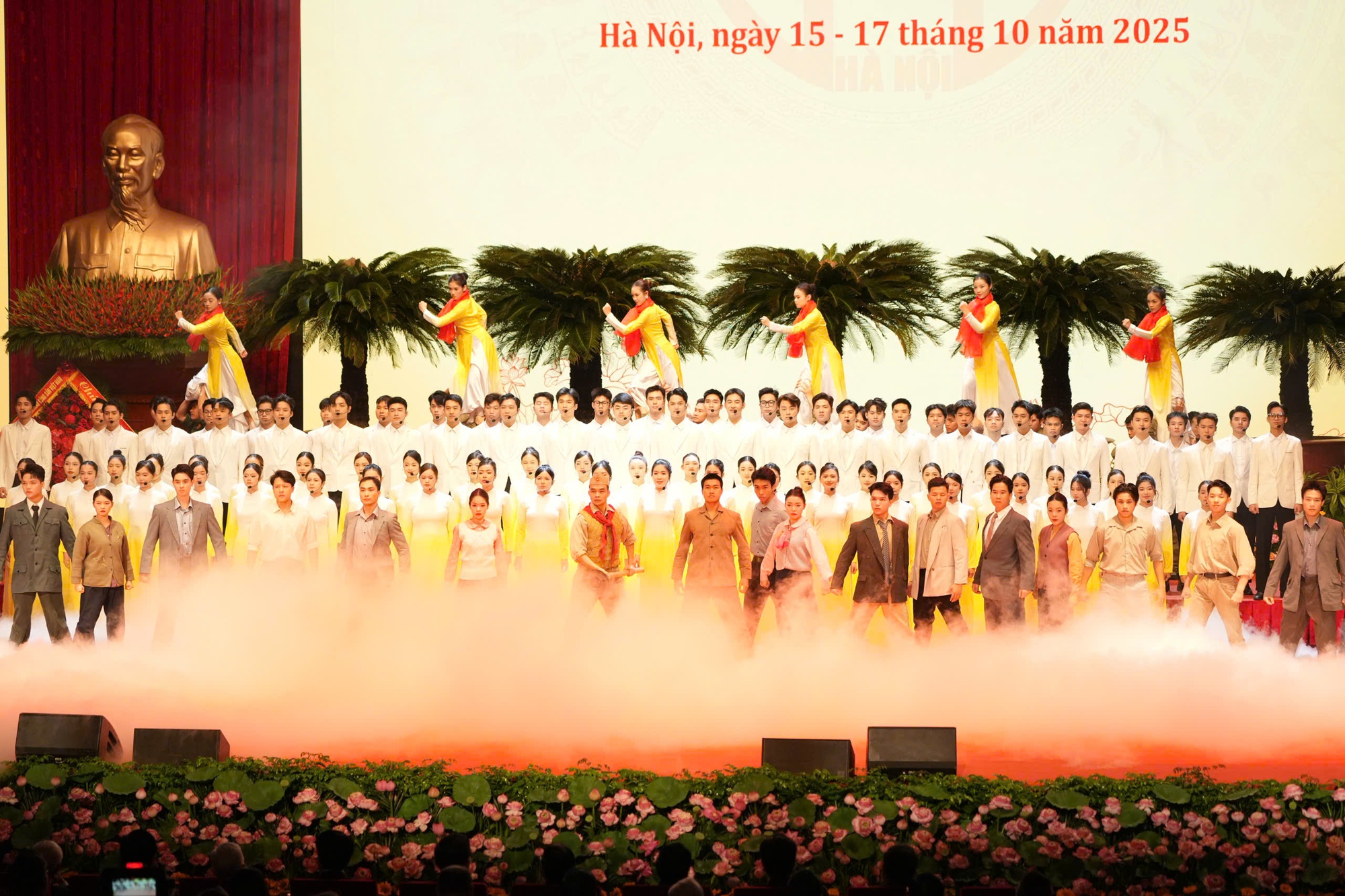 Chùm ảnh: Khai mạc Đại hội đại biểu Đảng bộ TP. Hà Nội lần thứ XVIII, nhiệm kỳ 2025-2030- Ảnh 12. Chùm ảnh: Khai mạc Đại hội đại biểu Đảng bộ TP. Hà Nội lần thứ XVIII, nhiệm kỳ 2025-2030- Ảnh 12.