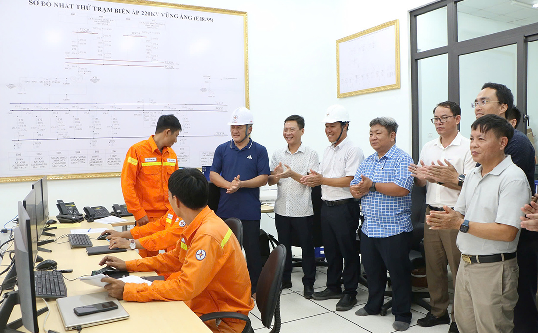 EVNNPT: Hệ thống truyền tải điện quốc gia đã truyền tải an toàn, liên tục, ổn định trên 193 tỷ kWh điện- Ảnh 6. EVNNPT: Hệ thống truyền tải điện quốc gia đã truyền tải an toàn, liên tục, ổn định trên 193 tỷ kWh điện- Ảnh 6.