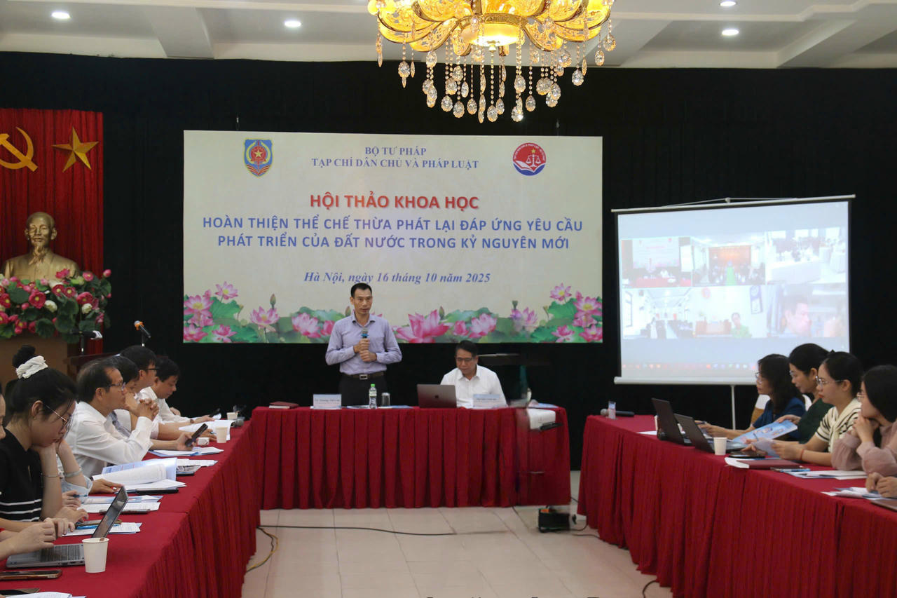 Hoàn thiện thể chế về Thừa phát lại đáp ứng yêu cầu phát triển đất nước- Ảnh 1. Hoàn thiện thể chế về Thừa phát lại đáp ứng yêu cầu phát triển đất nước- Ảnh 1.