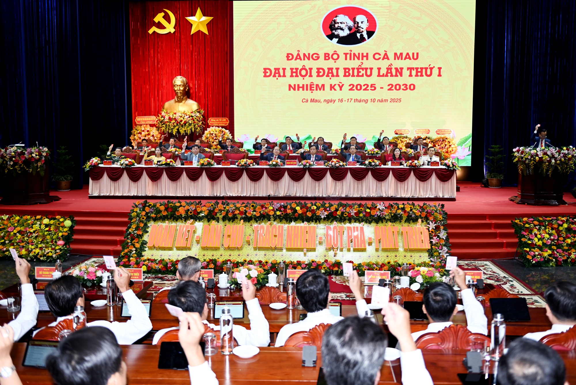 Đại hội Đảng bộ tỉnh Cà Mau: Xác định tăng tốc phát triển nông nghiệp xanh, hiện đại và bền vững- Ảnh 1. Đại hội Đảng bộ tỉnh Cà Mau: Xác định tăng tốc phát triển nông nghiệp xanh, hiện đại và bền vững- Ảnh 1.