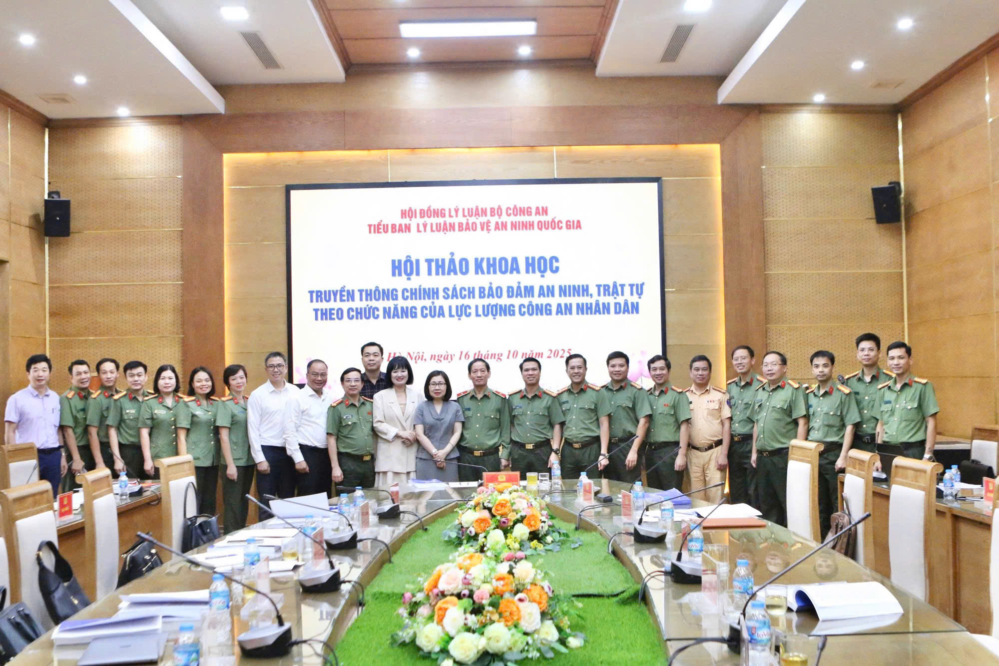 Tăng cường truyền thông chính sách, bảo đảm an ninh trật tự- Ảnh 3. Tăng cường truyền thông chính sách, bảo đảm an ninh trật tự- Ảnh 3.