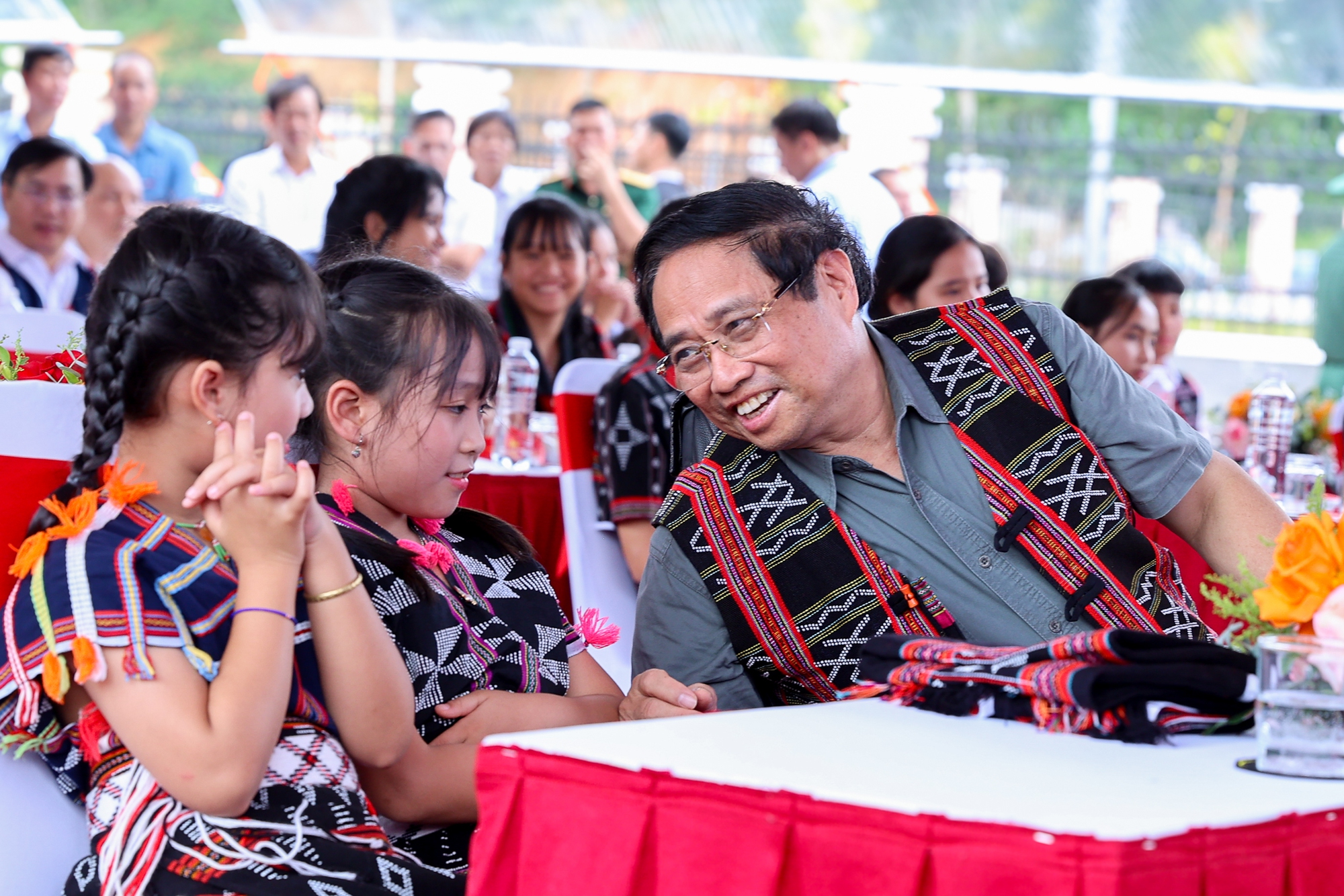 Thủ tướng Phạm Minh Chính dự khởi công trường học tại xã biên giới Tây Giang (Đà Nẵng)- Ảnh 2. Thủ tướng Phạm Minh Chính dự khởi công trường học tại xã biên giới Tây Giang (Đà Nẵng)- Ảnh 2.