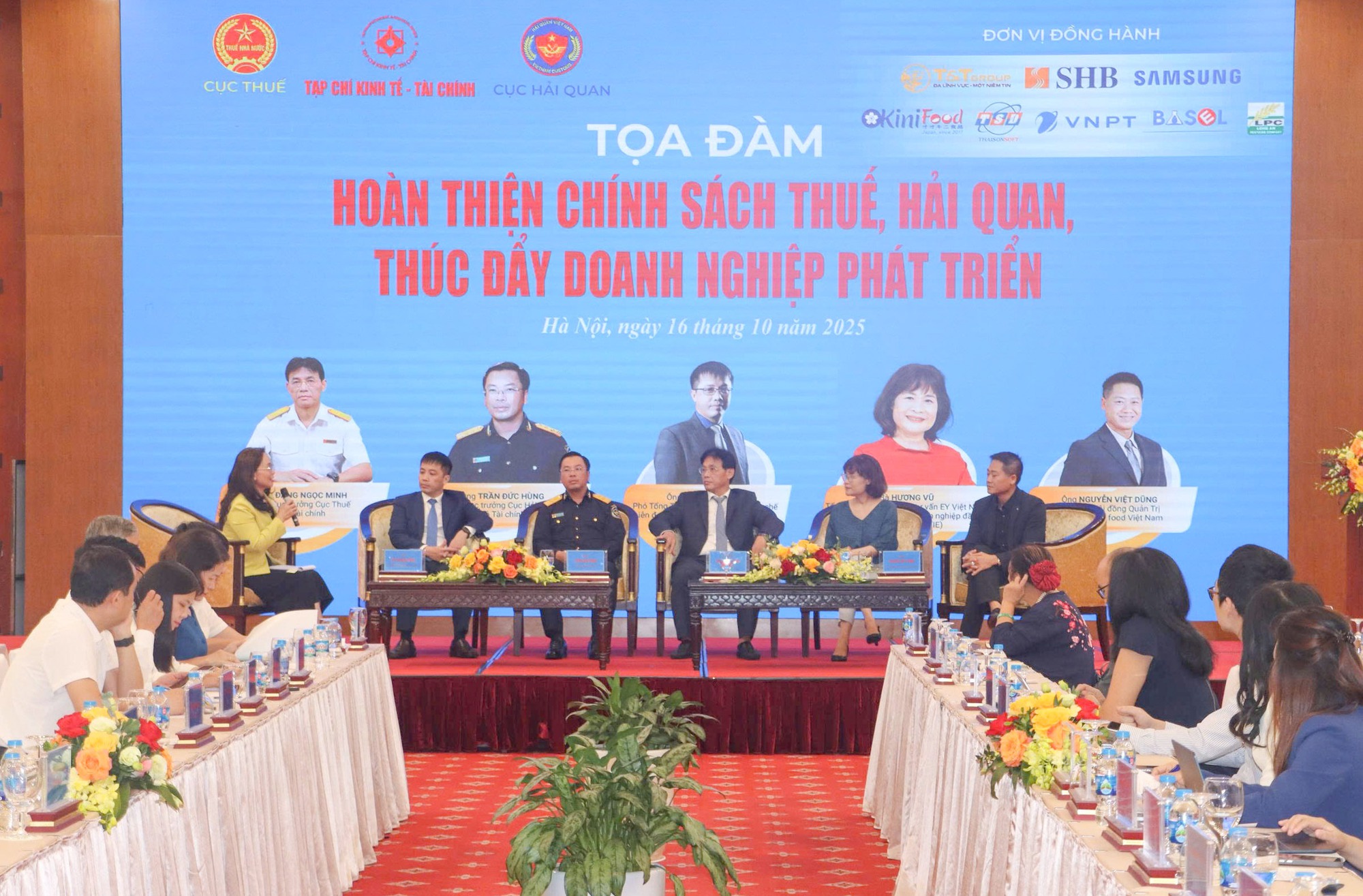 Hải quan – Thuế song hành cắt giảm thủ tục, hỗ trợ doanh nghiệp - Ảnh 1. Hải quan – Thuế song hành cắt giảm thủ tục, hỗ trợ doanh nghiệp - Ảnh 1.