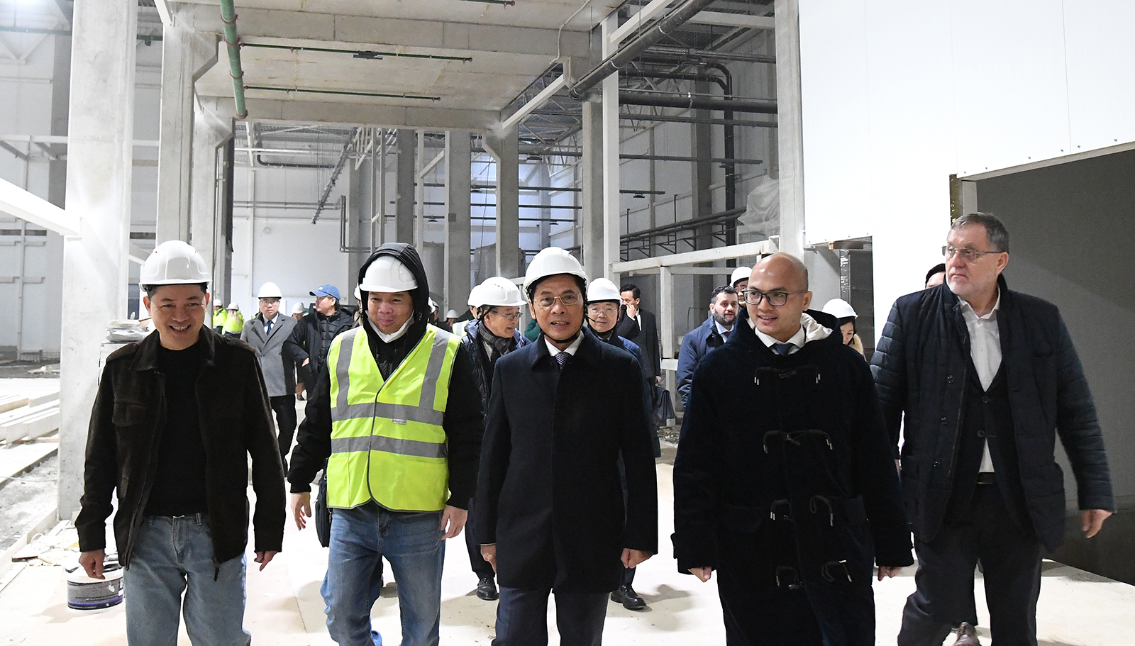 Phó Thủ tướng Bùi Thanh Sơn thăm nhà máy sữa tươi của Tập đoàn TH tại Nga- Ảnh 1. Phó Thủ tướng Bùi Thanh Sơn thăm nhà máy sữa tươi của Tập đoàn TH tại Nga- Ảnh 1.