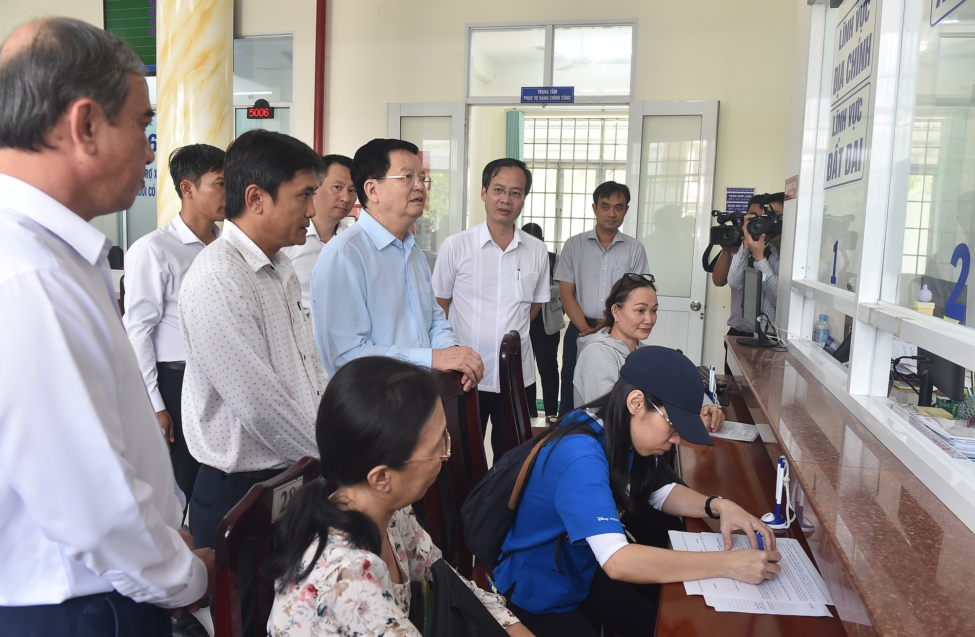 Phó Thủ tướng Mai Văn Chính kiểm tra mô hình chính quyền 2 cấp tại Đồng Tháp- Ảnh 2. Phó Thủ tướng Mai Văn Chính kiểm tra mô hình chính quyền 2 cấp tại Đồng Tháp- Ảnh 2.