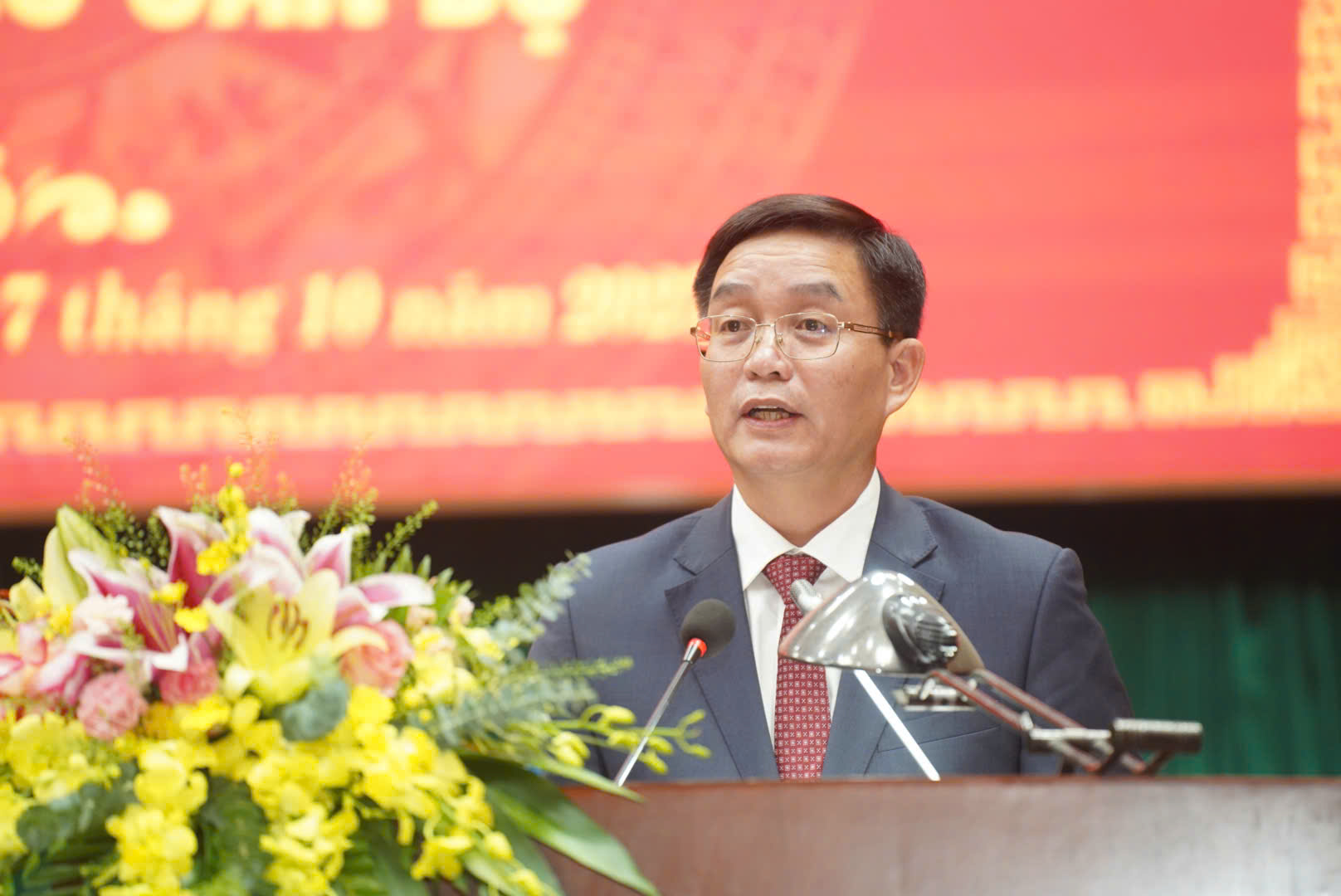 Bộ Chính trị chỉ định đồng chí Nguyễn Đình Trung giữ chức Bí thư Thành ủy Huế- Ảnh 3. Bộ Chính trị chỉ định đồng chí Nguyễn Đình Trung giữ chức Bí thư Thành ủy Huế- Ảnh 3.