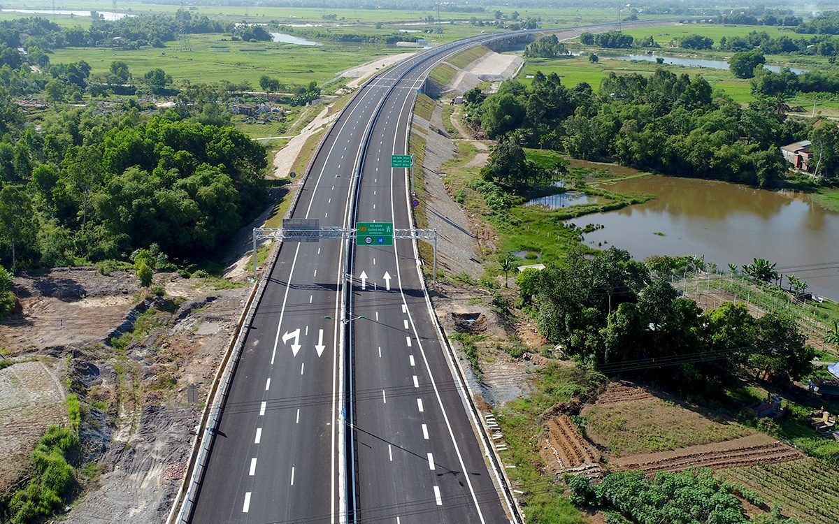 Triển khai đầu tư xây dựng đường bộ cao tốc Quy Nhơn - Pleiku