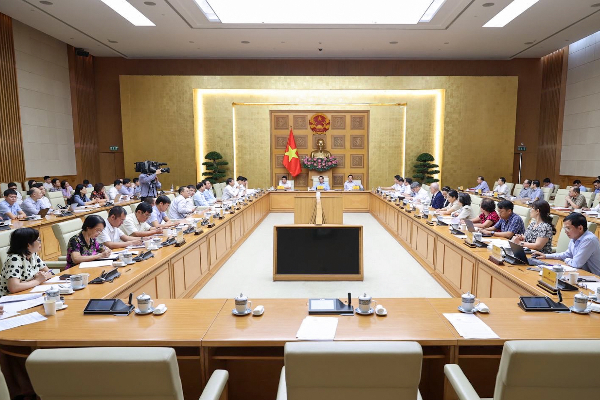 Thủ tướng: Không tạo "giấy phép con", giảm gánh nặng hành chính cho doanh nghiệp trong hoạt động hợp chuẩn, hợp quy- Ảnh 2. Thủ tướng: Không tạo "giấy phép con", giảm gánh nặng hành chính cho doanh nghiệp trong hoạt động hợp chuẩn, hợp quy- Ảnh 2.
