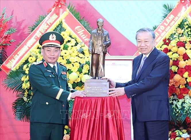 Tổng Bí thư Tô Lâm: Tiếp tục thực hiện tốt vai trò là cơ quan tình báo chiến lược của Đảng, Nhà nước- Ảnh 6. Tổng Bí thư Tô Lâm: Tiếp tục thực hiện tốt vai trò là cơ quan tình báo chiến lược của Đảng, Nhà nước- Ảnh 6.