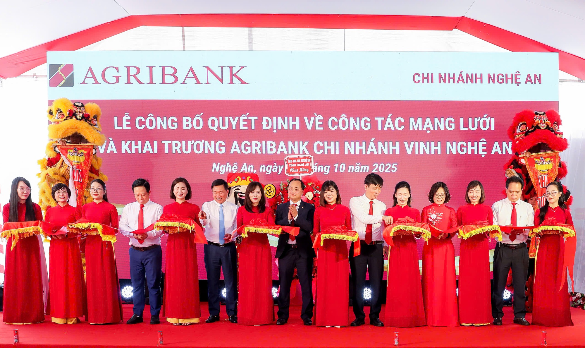 Đẩy mạnh sắp xếp mạng lưới, Agribank tăng cường nguồn lực cho 'Tam nông'- Ảnh 3. Đẩy mạnh sắp xếp mạng lưới, Agribank tăng cường nguồn lực cho 'Tam nông'- Ảnh 3.
