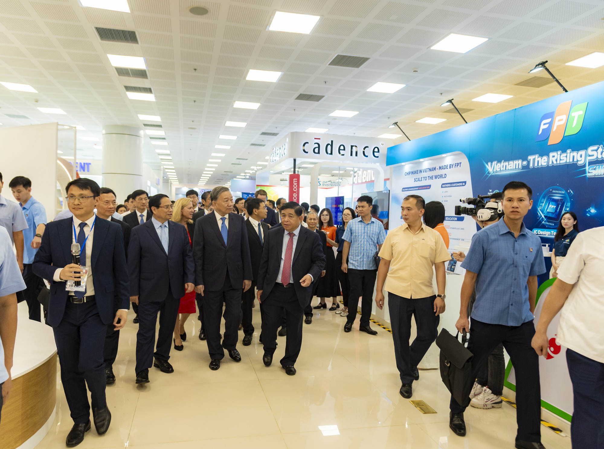 CEO FPT: Việt Nam có thể định vị lại vai trò trong chuỗi đổi mới sáng tạo toàn cầu- Ảnh 1.