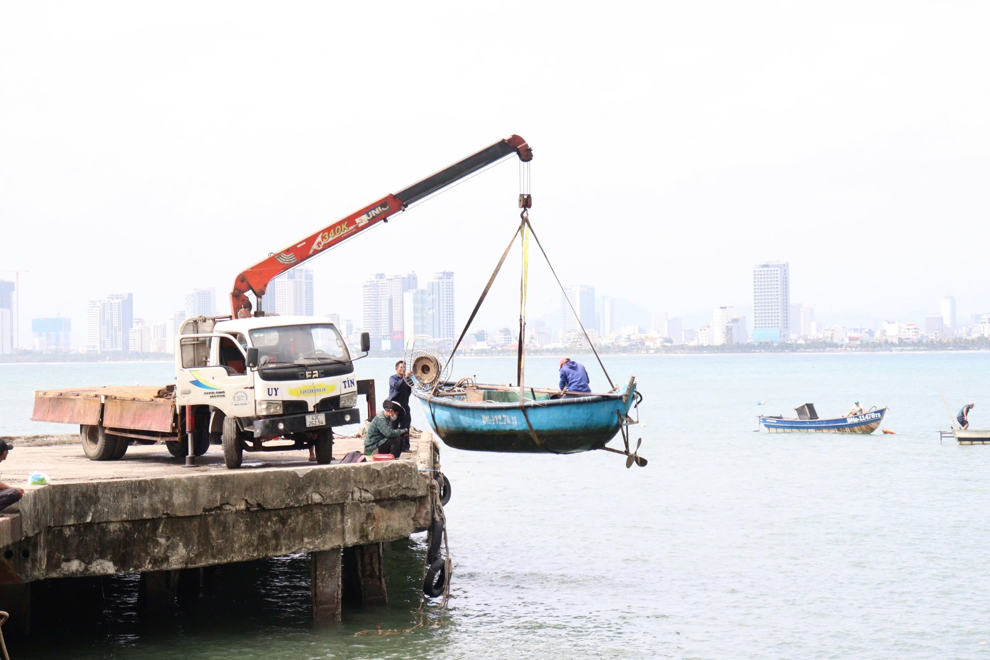 Đà Nẵng triển khai biện pháp khẩn cấp ứng phó bão số 12- Ảnh 3. Đà Nẵng triển khai biện pháp khẩn cấp ứng phó bão số 12- Ảnh 3.