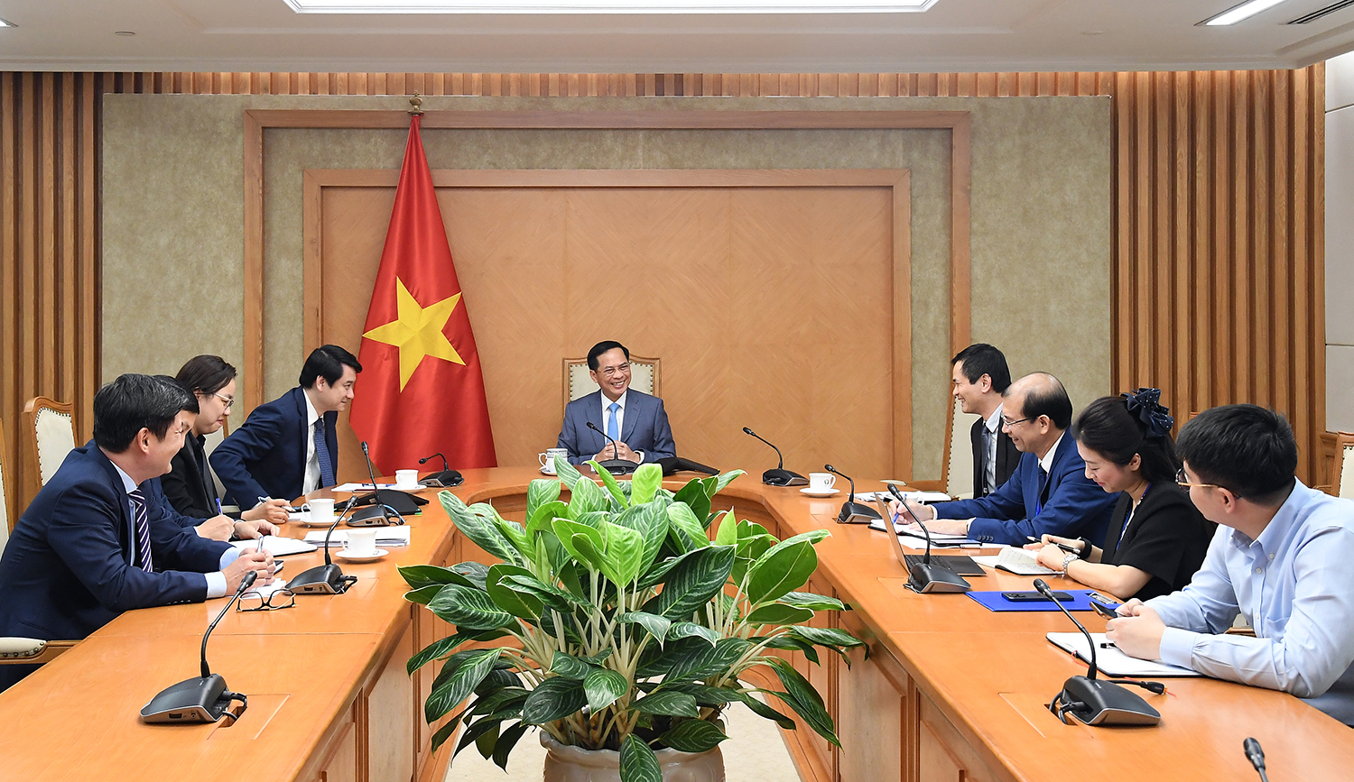 Vương quốc Anh hỗ trợ Việt Nam khắc phục hậu quả bão lụt- Ảnh 5. Vương quốc Anh hỗ trợ Việt Nam khắc phục hậu quả bão lụt- Ảnh 5.