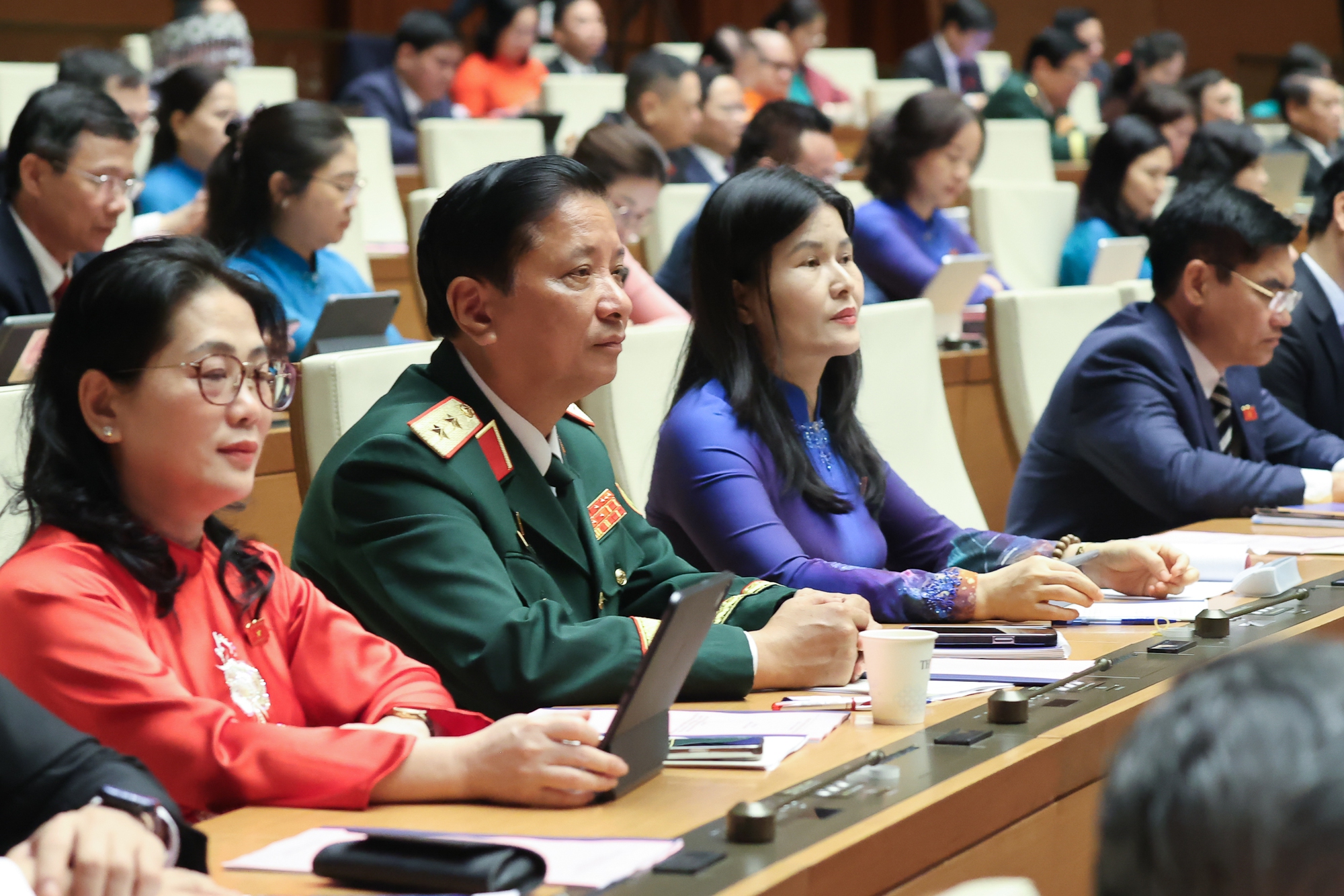 Thủ tướng: Kinh tế Việt Nam khẳng định đủ sức chống chịu trước các cú sốc bên ngoài, tăng trưởng cao hàng đầu thế giới- Ảnh 4. Thủ tướng: Kinh tế Việt Nam khẳng định đủ sức chống chịu trước các cú sốc bên ngoài, tăng trưởng cao hàng đầu thế giới- Ảnh 4.