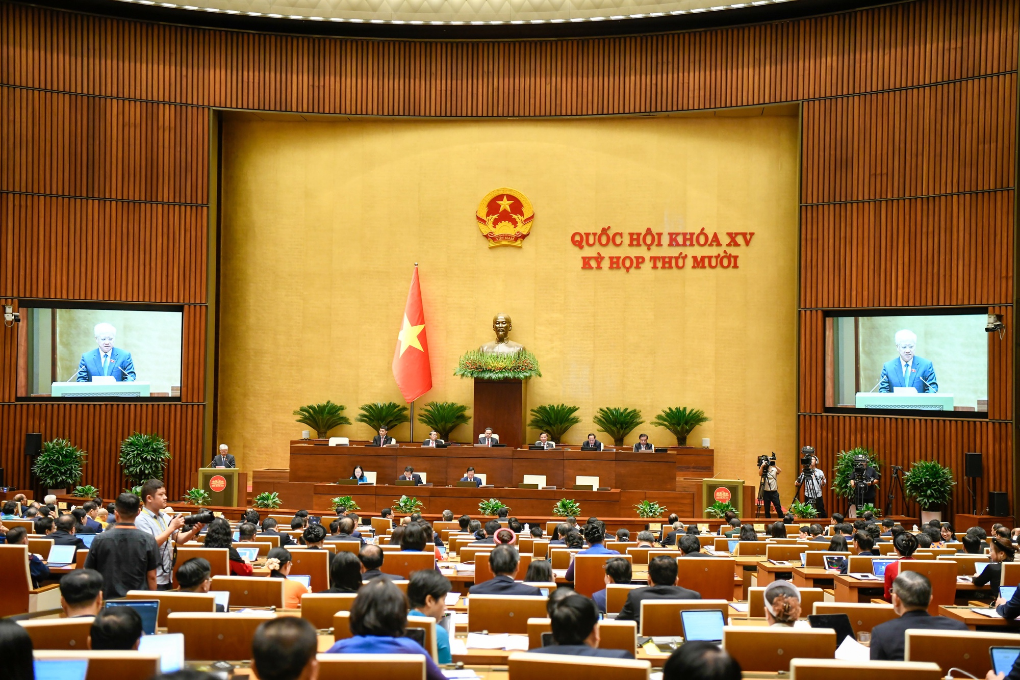 Nhân dân mong đợi giải pháp căn cơ, khả thi tháo gỡ ngập lụt, tắc đường- Ảnh 1. Nhân dân mong đợi giải pháp căn cơ, khả thi tháo gỡ ngập lụt, tắc đường- Ảnh 1.