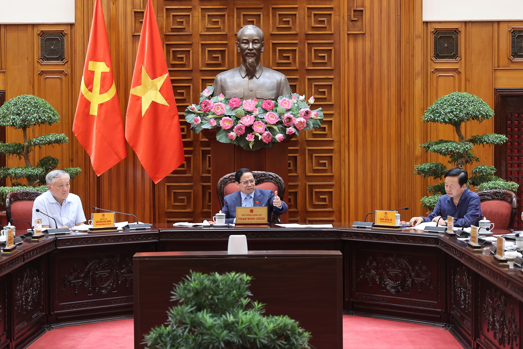 Thủ tướng: Rà soát, hoàn thành các công việc tới cuối năm theo thứ tự ưu tiên- Ảnh 4. Thủ tướng: Rà soát, hoàn thành các công việc tới cuối năm theo thứ tự ưu tiên- Ảnh 4.
