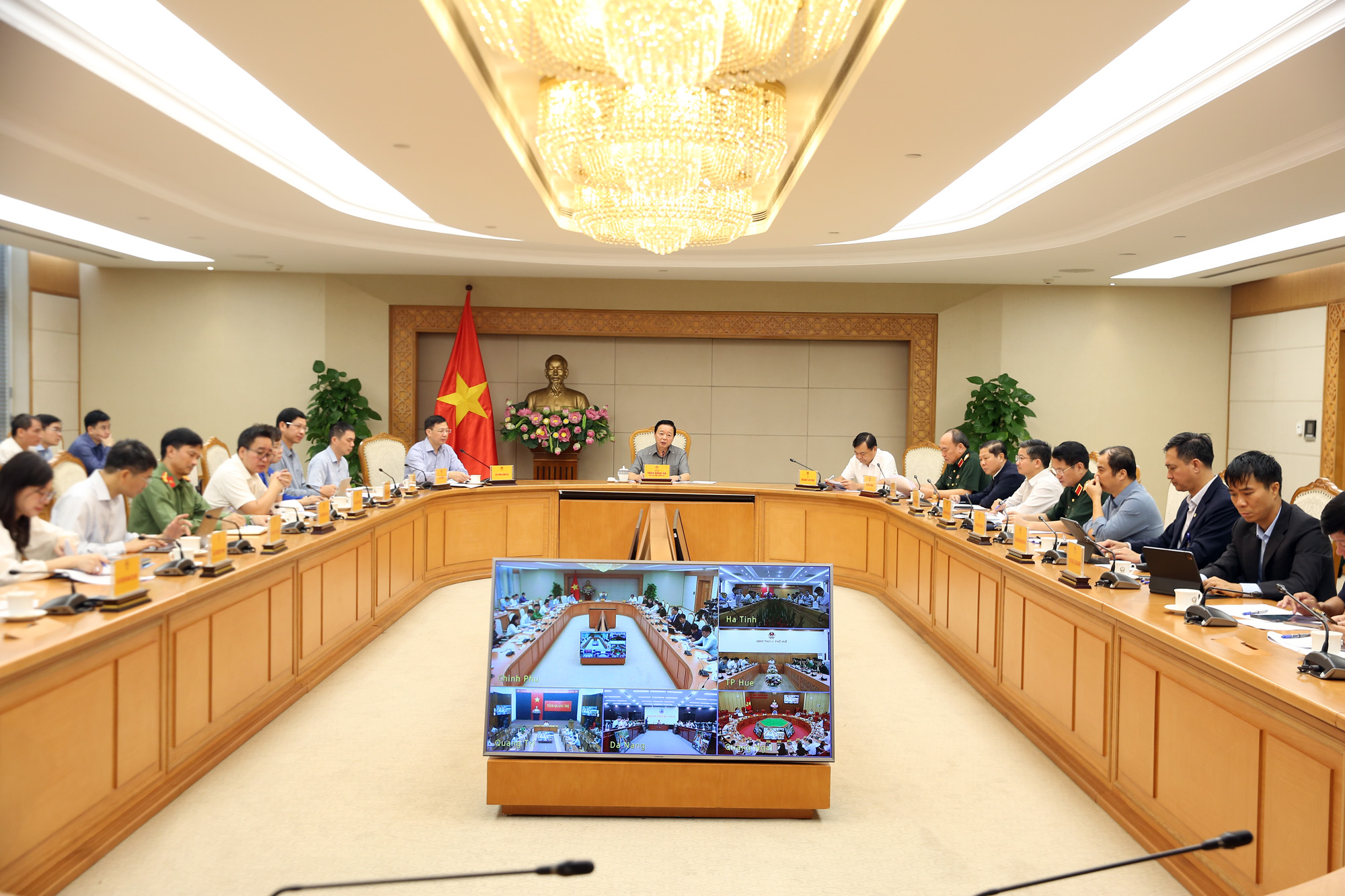 Phó Thủ tướng Trần Hồng Hà: Chủ động phương án ứng phó đa thiên tai do ảnh hưởng bão số 12- Ảnh 6. Phó Thủ tướng Trần Hồng Hà: Chủ động phương án ứng phó đa thiên tai do ảnh hưởng bão số 12- Ảnh 6.