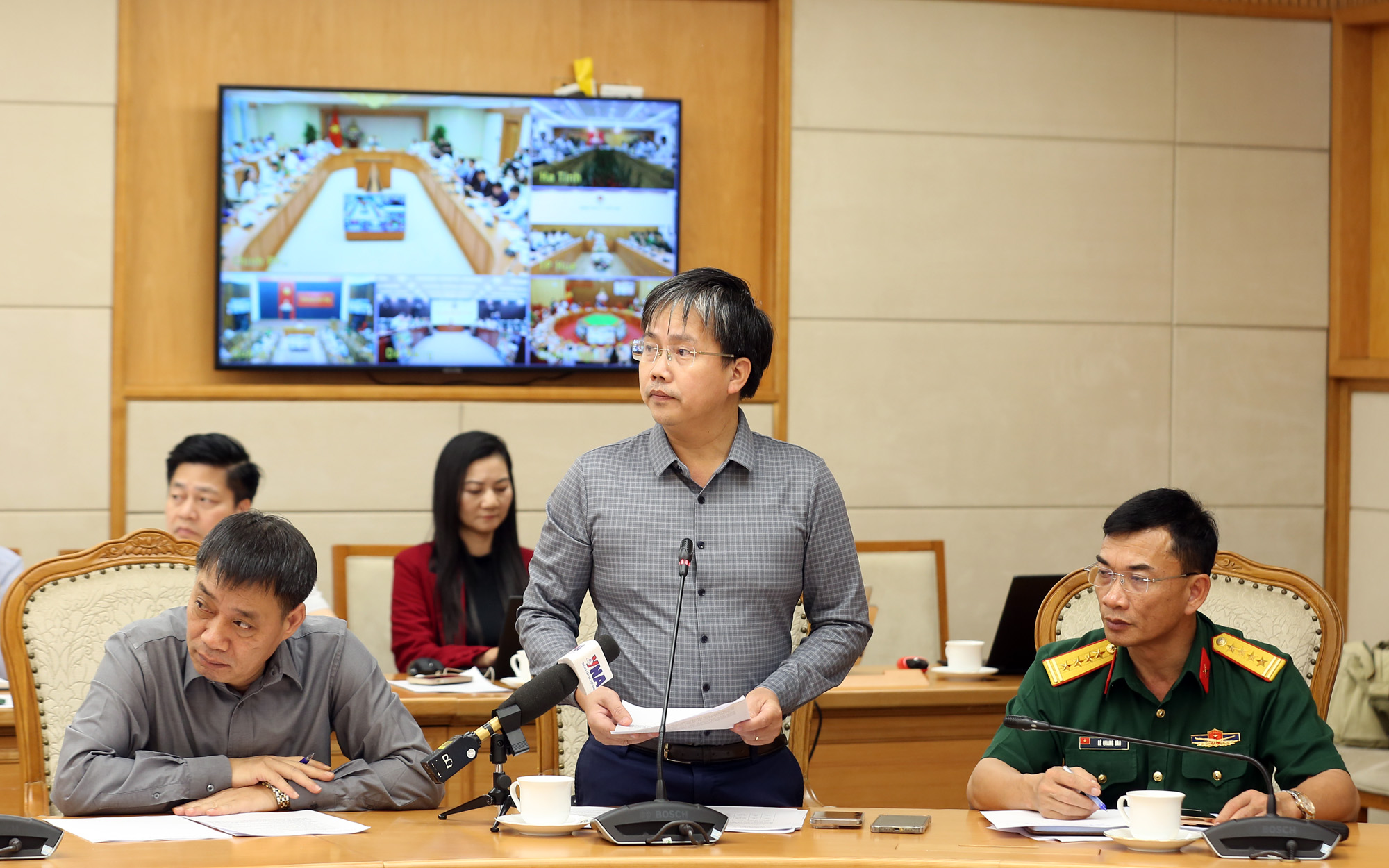 Phó Thủ tướng Trần Hồng Hà: Chủ động phương án ứng phó đa thiên tai do ảnh hưởng bão số 12- Ảnh 2. Phó Thủ tướng Trần Hồng Hà: Chủ động phương án ứng phó đa thiên tai do ảnh hưởng bão số 12- Ảnh 2.