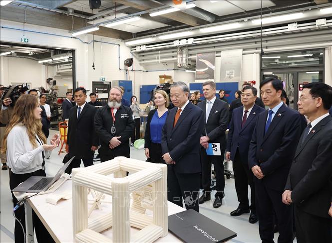 Tổng Bí thư Tô Lâm thăm Đại học Aalto và gặp gỡ sinh viên Việt Nam tại Phần Lan- Ảnh 4. Tổng Bí thư Tô Lâm thăm Đại học Aalto và gặp gỡ sinh viên Việt Nam tại Phần Lan- Ảnh 4.