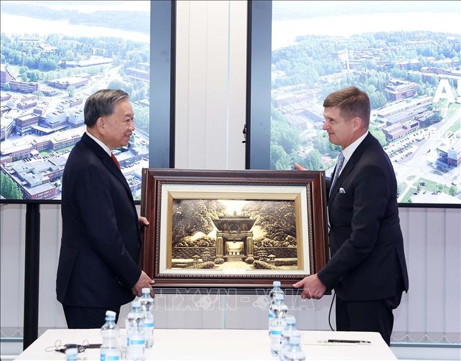Tổng Bí thư Tô Lâm thăm Đại học Aalto và gặp gỡ sinh viên Việt Nam tại Phần Lan- Ảnh 3. Tổng Bí thư Tô Lâm thăm Đại học Aalto và gặp gỡ sinh viên Việt Nam tại Phần Lan- Ảnh 3.