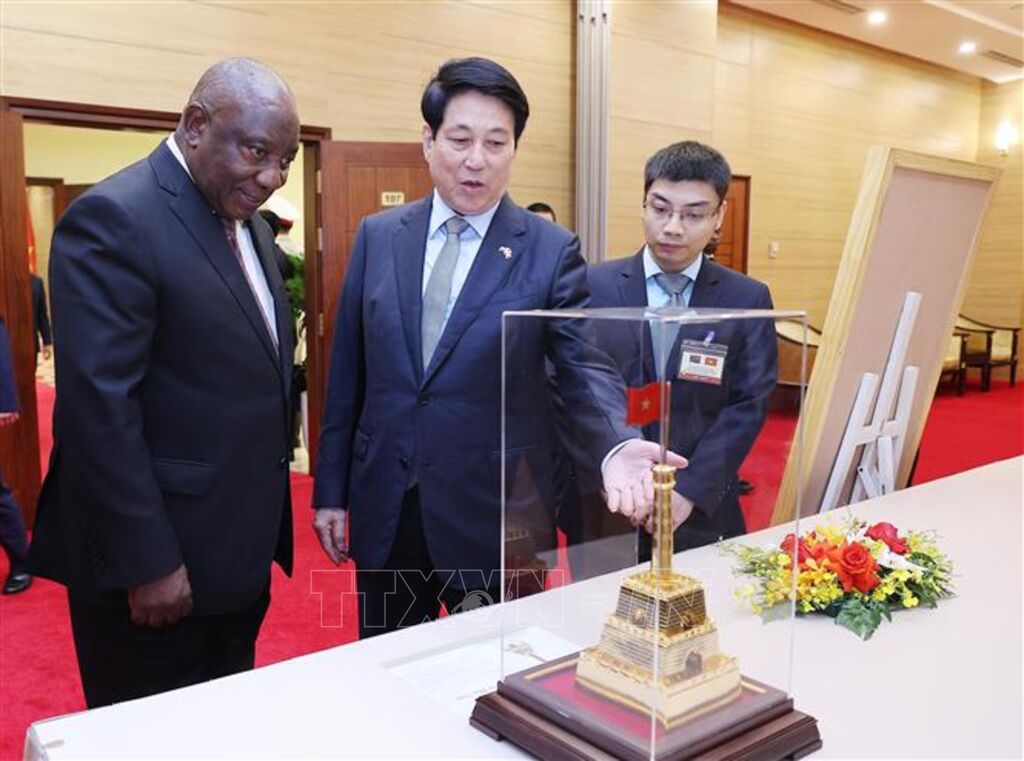 Mở ra một giai đoạn mới, tươi sáng và rực rỡ hơn nữa trong quan hệ Việt Nam - Nam Phi- Ảnh 2. Mở ra một giai đoạn mới, tươi sáng và rực rỡ hơn nữa trong quan hệ Việt Nam - Nam Phi- Ảnh 2.