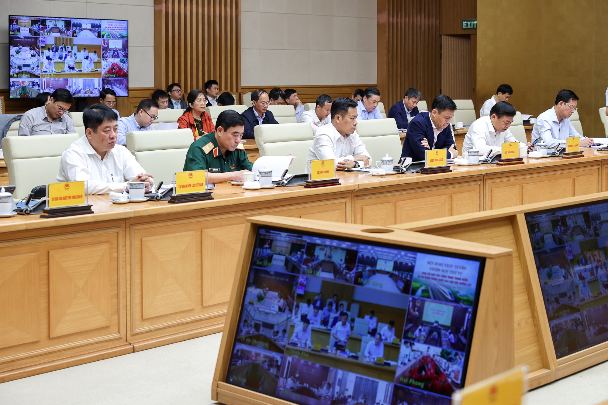 Thủ tướng: Chủ động, tích cực thúc đẩy các dự án đường sắt và chuyển giao, phát triển công nghệ- Ảnh 11. Thủ tướng: Chủ động, tích cực thúc đẩy các dự án đường sắt và chuyển giao, phát triển công nghệ- Ảnh 11.