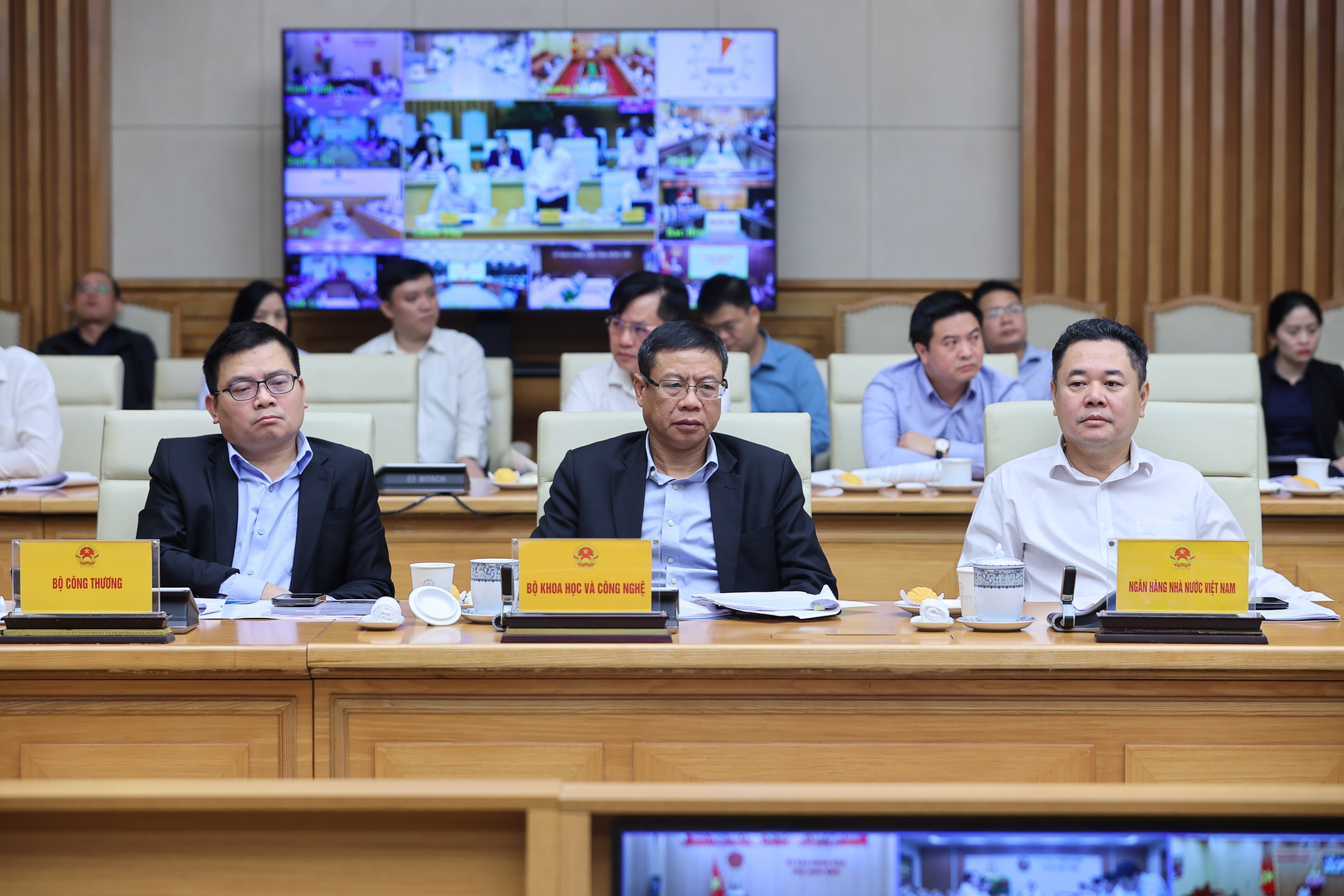 Thủ tướng: Chủ động, tích cực thúc đẩy các dự án đường sắt và chuyển giao, phát triển công nghệ- Ảnh 10. Thủ tướng: Chủ động, tích cực thúc đẩy các dự án đường sắt và chuyển giao, phát triển công nghệ- Ảnh 10.