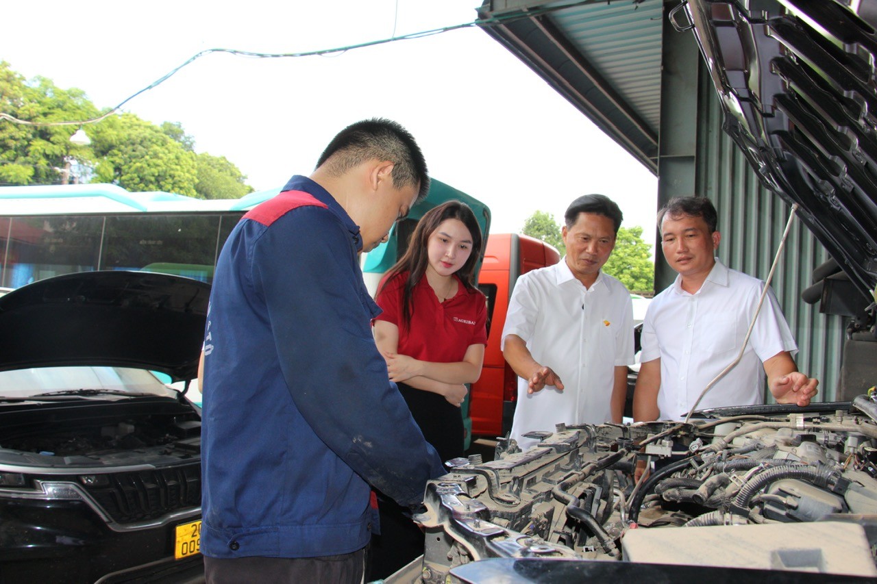 Khi ngân hàng trở thành “phao cứu sinh” giữa dòng nước lũ- Ảnh 3. Khi ngân hàng trở thành “phao cứu sinh” giữa dòng nước lũ- Ảnh 3.
