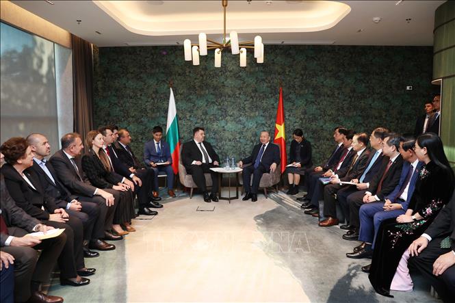 Tổng Bí thư Tô Lâm tiếp Chủ tịch Đảng Xã hội chủ nghĩa Bulgaria và đại diện các đảng cánh tả Bulgaria- Ảnh 2. Tổng Bí thư Tô Lâm tiếp Chủ tịch Đảng Xã hội chủ nghĩa Bulgaria và đại diện các đảng cánh tả Bulgaria- Ảnh 2.