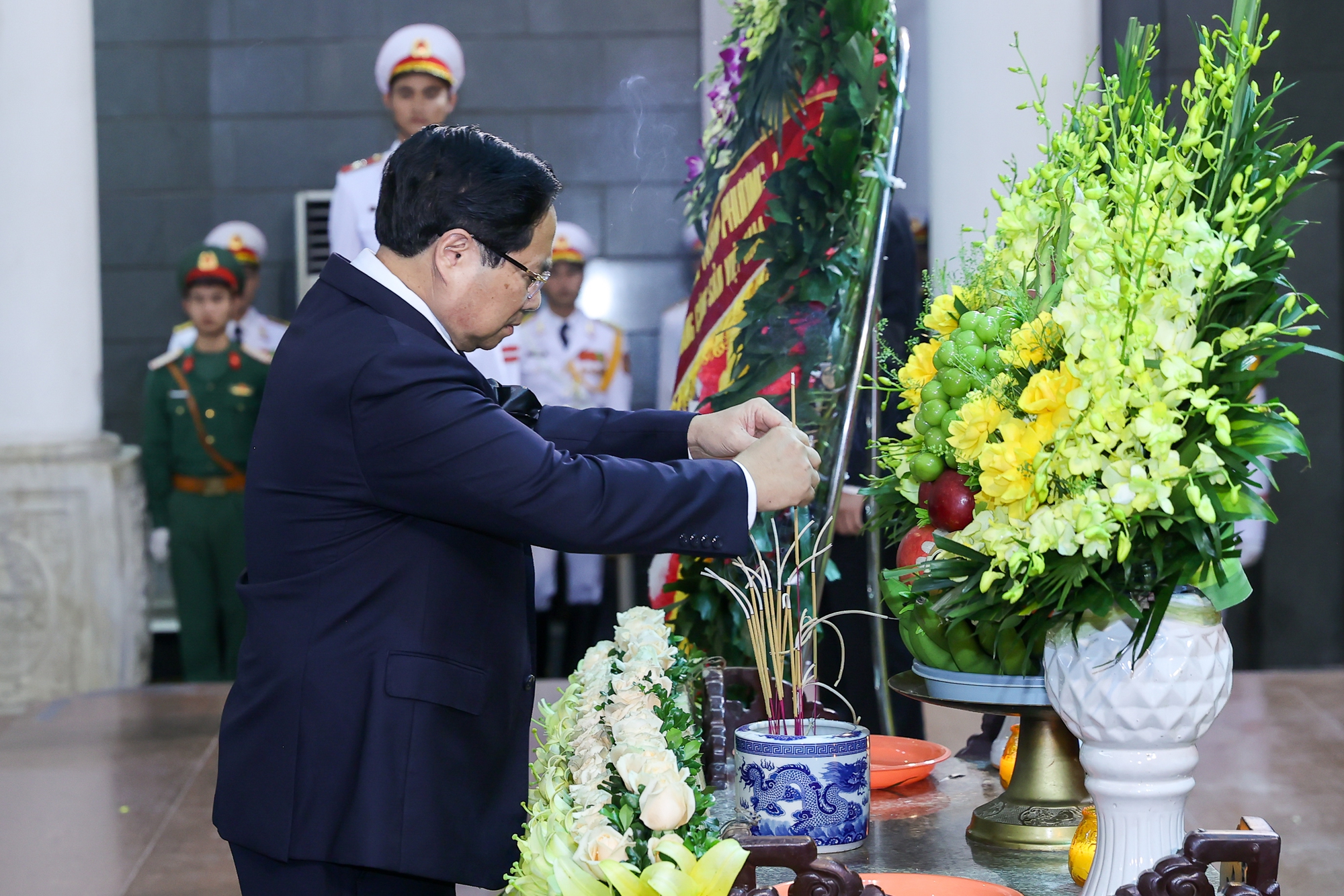 Lễ tang cấp Nhà nước nguyên Phó Chủ tịch Hội đồng Bộ trưởng Trần Phương- Ảnh 4. Lễ tang cấp Nhà nước nguyên Phó Chủ tịch Hội đồng Bộ trưởng Trần Phương- Ảnh 4.