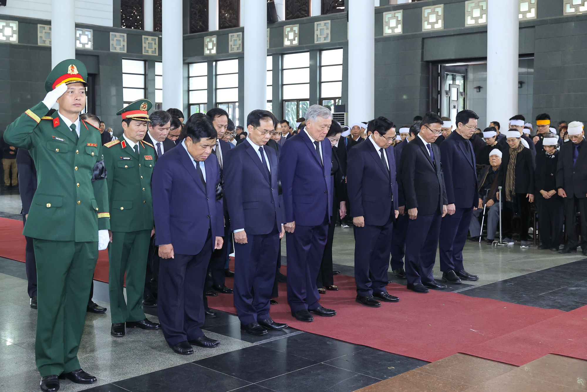 Lễ tang cấp Nhà nước nguyên Phó Chủ tịch Hội đồng Bộ trưởng Trần Phương- Ảnh 3. Lễ tang cấp Nhà nước nguyên Phó Chủ tịch Hội đồng Bộ trưởng Trần Phương- Ảnh 3.