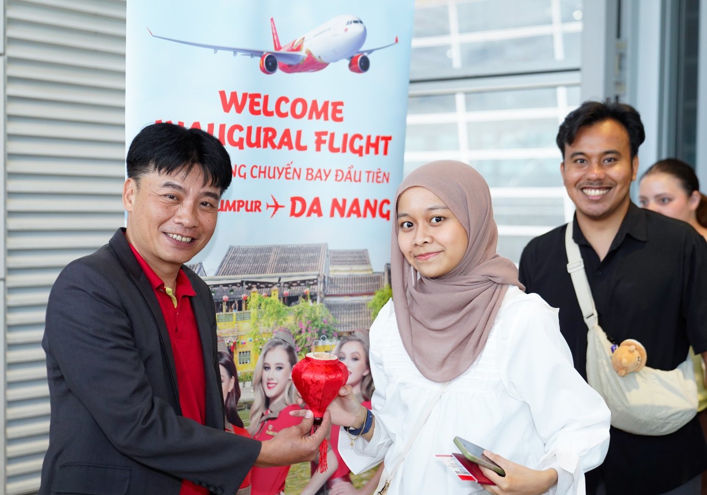 Vietjet khai trương đường bay giữa Thủ đô của Malaysia - Đà Nẵng- Ảnh 1. Vietjet khai trương đường bay giữa Thủ đô của Malaysia - Đà Nẵng- Ảnh 1.