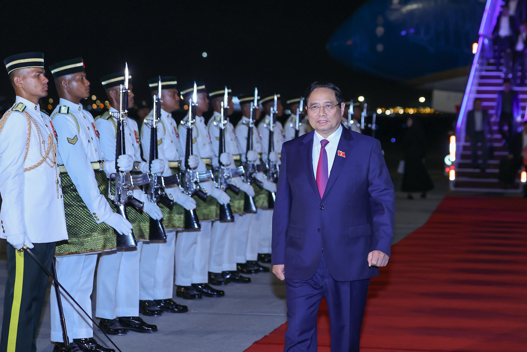 Thủ tướng Phạm Minh Chính tới Kuala Lumpur, bắt đầu chuyến công tác dự Hội nghị Cấp cao ASEAN lần thứ 47- Ảnh 1. Thủ tướng Phạm Minh Chính tới Kuala Lumpur, bắt đầu chuyến công tác dự Hội nghị Cấp cao ASEAN lần thứ 47- Ảnh 1.