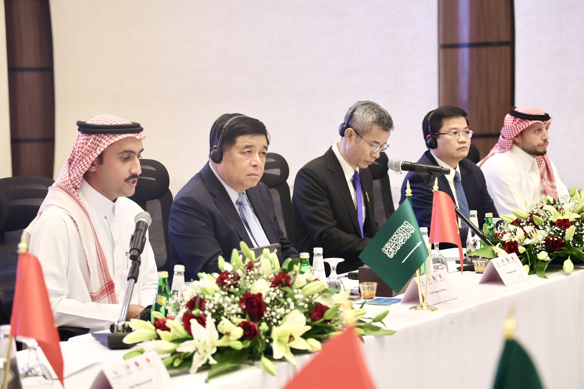 Lấy hợp tác kinh tế làm trọng tâm, đưa quan hệ Việt Nam – Saudi Arabia lên tầm cao mới- Ảnh 6. Lấy hợp tác kinh tế làm trọng tâm, đưa quan hệ Việt Nam – Saudi Arabia lên tầm cao mới- Ảnh 6.