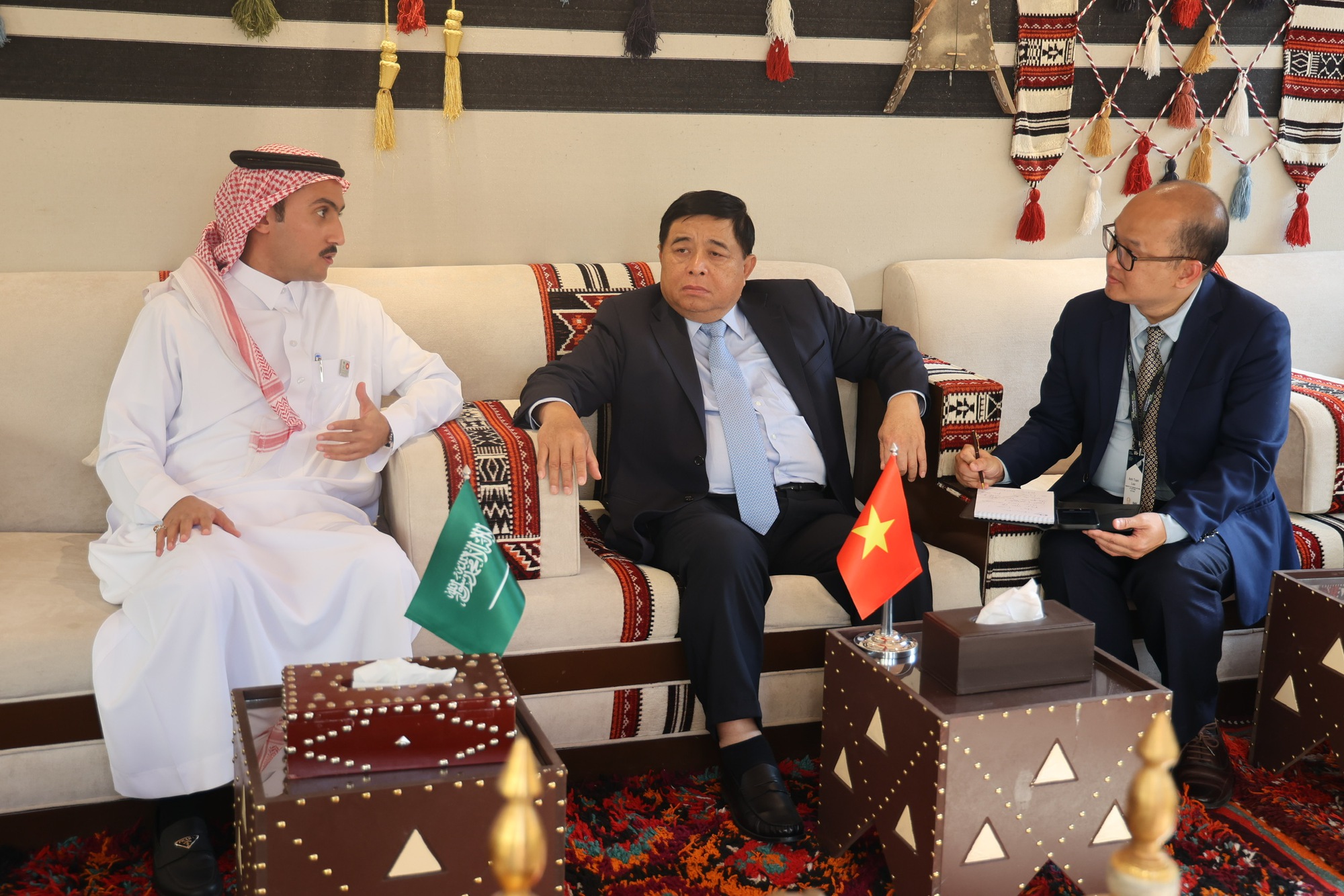 Lấy hợp tác kinh tế làm trọng tâm, đưa quan hệ Việt Nam – Saudi Arabia lên tầm cao mới- Ảnh 8. Lấy hợp tác kinh tế làm trọng tâm, đưa quan hệ Việt Nam – Saudi Arabia lên tầm cao mới- Ảnh 8.