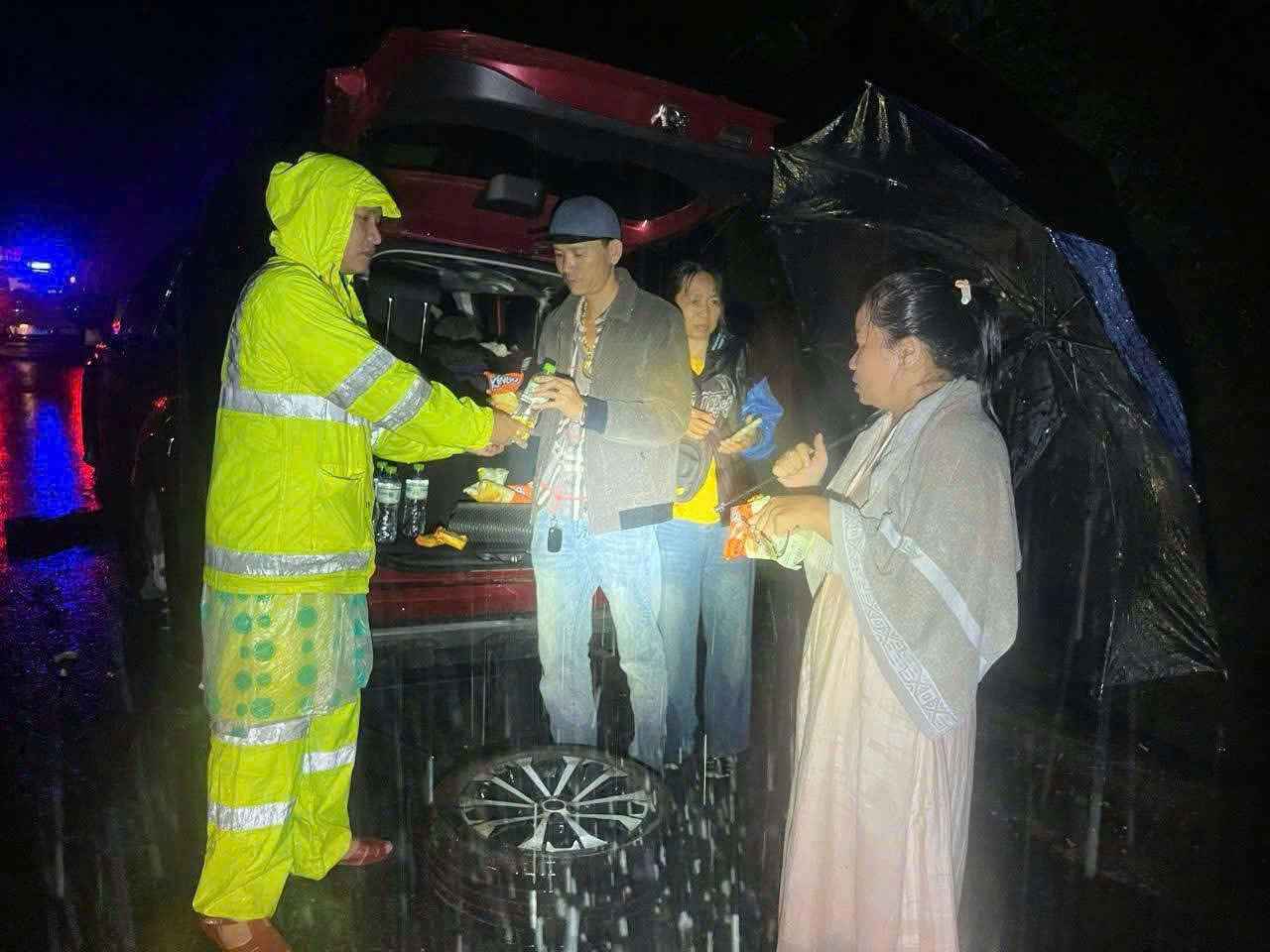 Chiến sĩ công an:  Chiến sĩ công an: