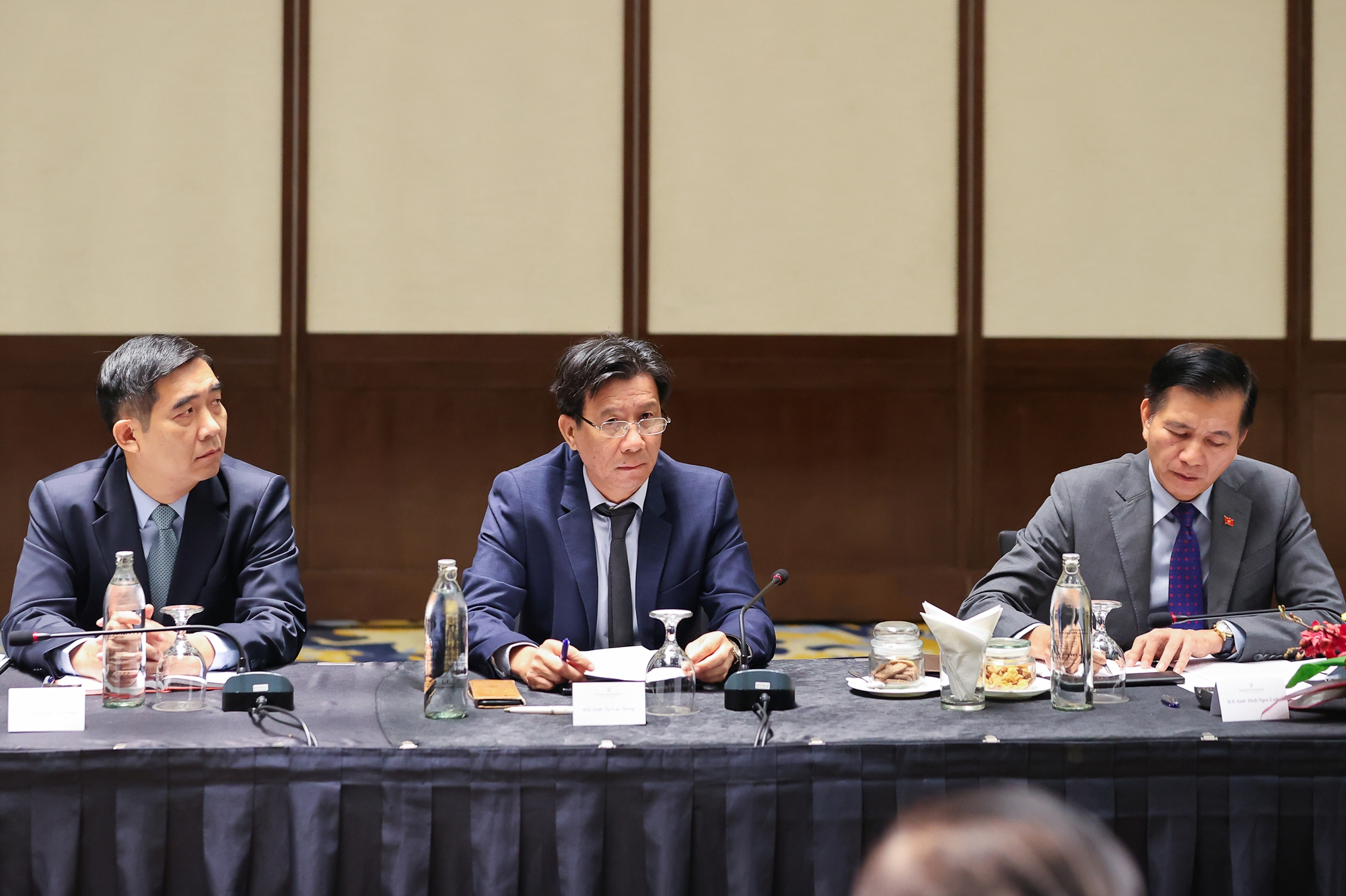 Thủ tướng làm việc với Đại sứ Việt Nam tại các nước ASEAN có biển liền kề với nước ta- Ảnh 5. Thủ tướng làm việc với Đại sứ Việt Nam tại các nước ASEAN có biển liền kề với nước ta- Ảnh 5.