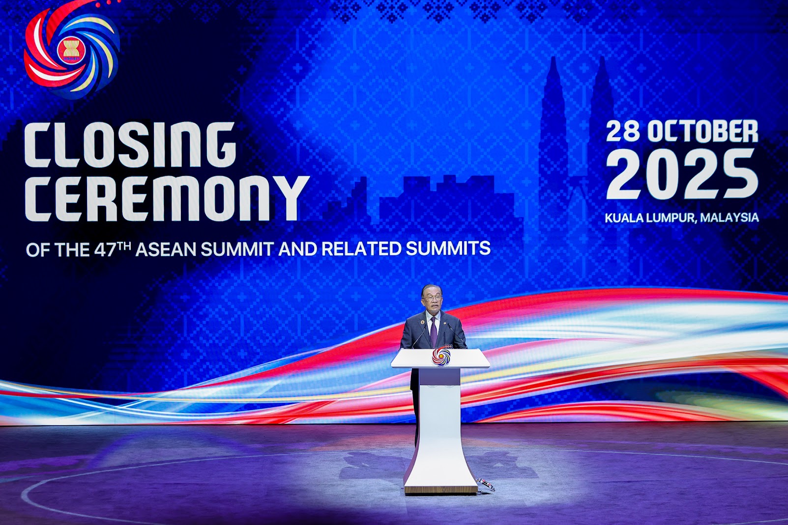 Thủ tướng hoàn thành hơn 40 hoạt động trong chuyến công tác dự Hội nghị Cấp cao ASEAN 47- Ảnh 1.