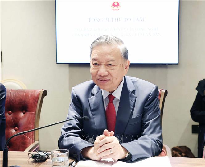 Tổng Bí thư Tô Lâm dự tọa đàm về công nghệ AI và chip bán dẫn tại Anh- Ảnh 1.