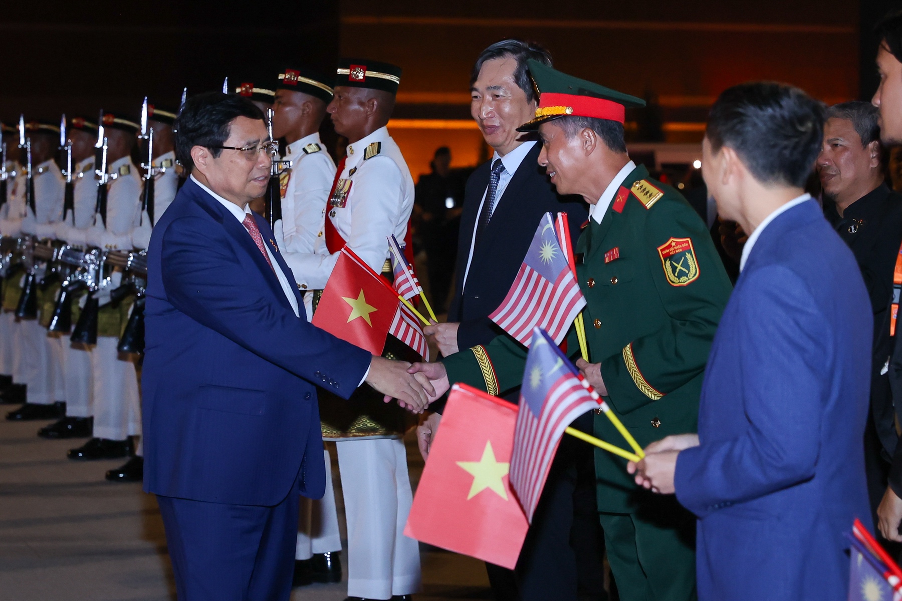 Thủ tướng hoàn thành hơn 40 hoạt động trong chuyến công tác dự Hội nghị Cấp cao ASEAN 47- Ảnh 5.