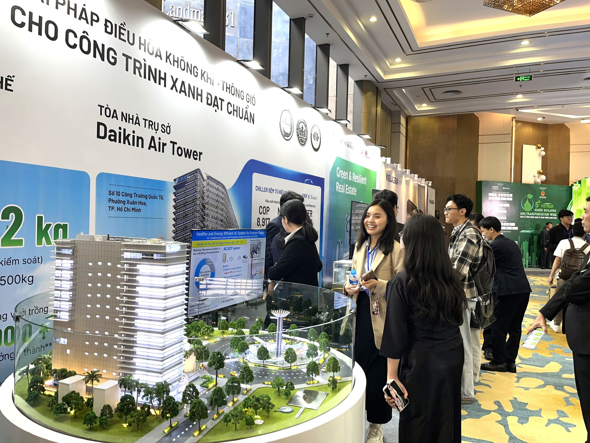 Đẩy mạnh phát triển giao thông xanh và công trình xanh tại Việt Nam- Ảnh 2. Đẩy mạnh phát triển giao thông xanh và công trình xanh tại Việt Nam- Ảnh 2.