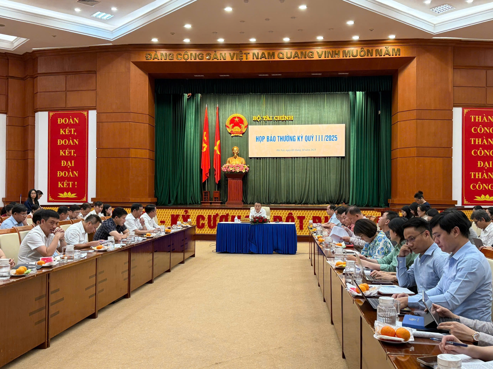Bộ Tài chính thông tin về nỗ lực nâng hạng thị trường chứng khoán, tài sản mã hóa- Ảnh 1. Bộ Tài chính thông tin về nỗ lực nâng hạng thị trường chứng khoán, tài sản mã hóa- Ảnh 1.