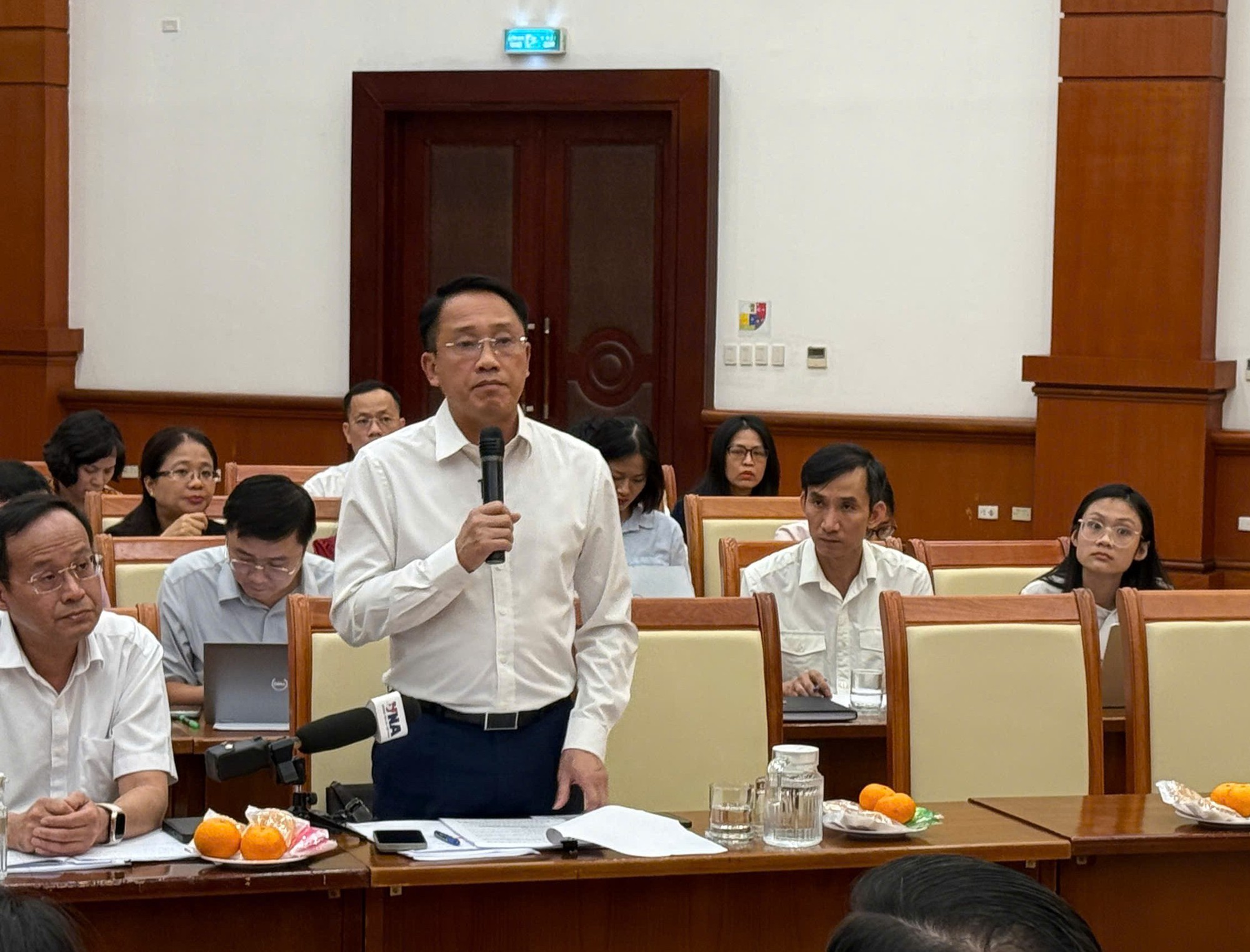 Thu ngân sách 9 tháng có kết quả tích cực, còn dư địa bứt phá quý cuối năm- Ảnh 2. Thu ngân sách 9 tháng có kết quả tích cực, còn dư địa bứt phá quý cuối năm- Ảnh 2.