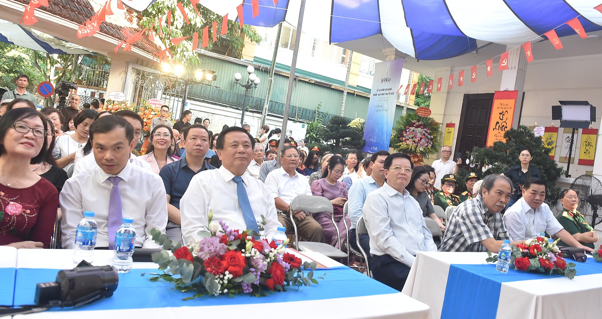 Khai mạc triển lãm 'Tem và Thơ - Dấu ấn Tố Hữu qua năm tháng'- Ảnh 1.