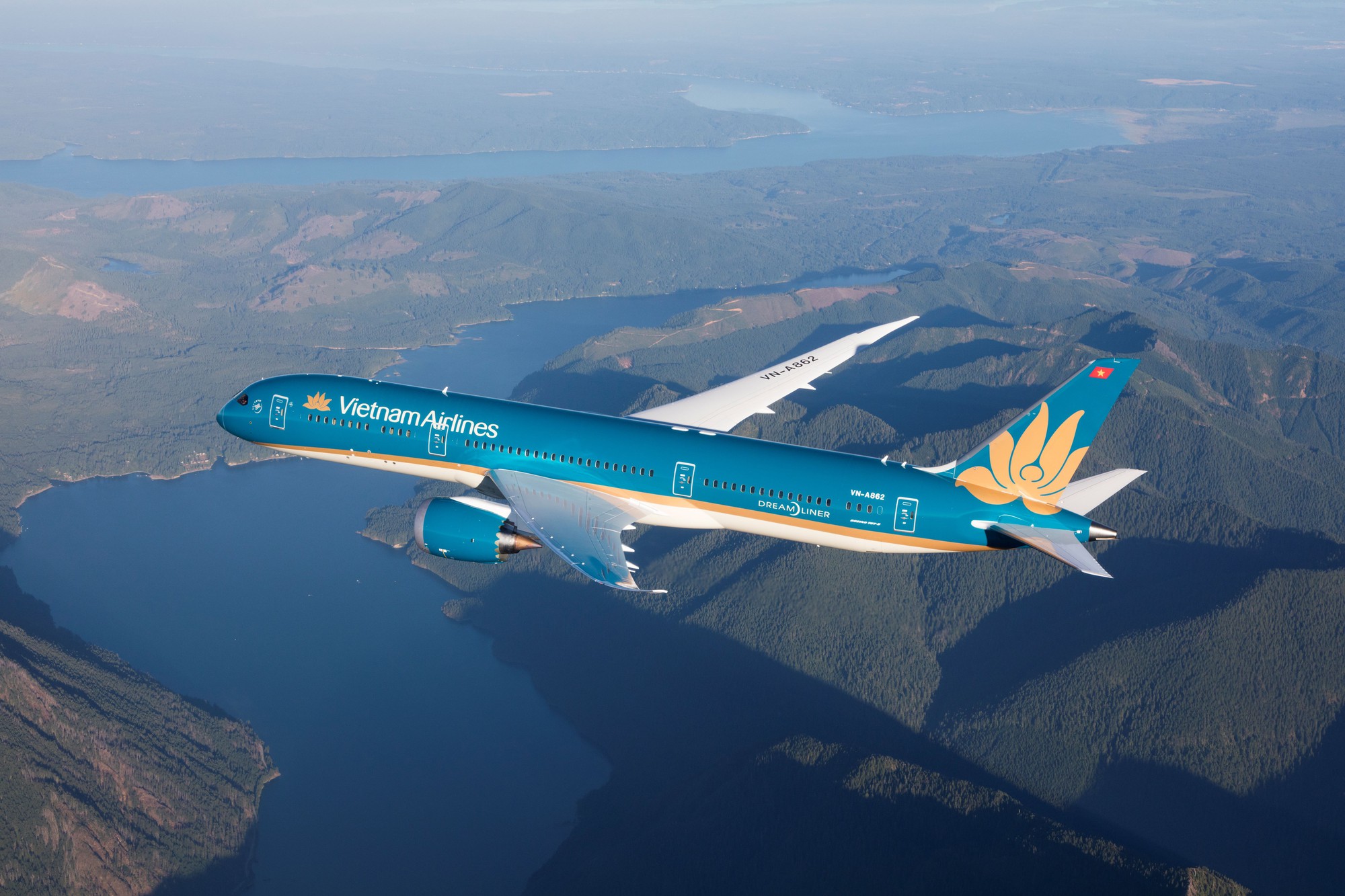 Vietnam Airlines bứt phá mạnh mẽ, khẳng định vị thế tiên phong- Ảnh 1. Vietnam Airlines bứt phá mạnh mẽ, khẳng định vị thế tiên phong- Ảnh 1.