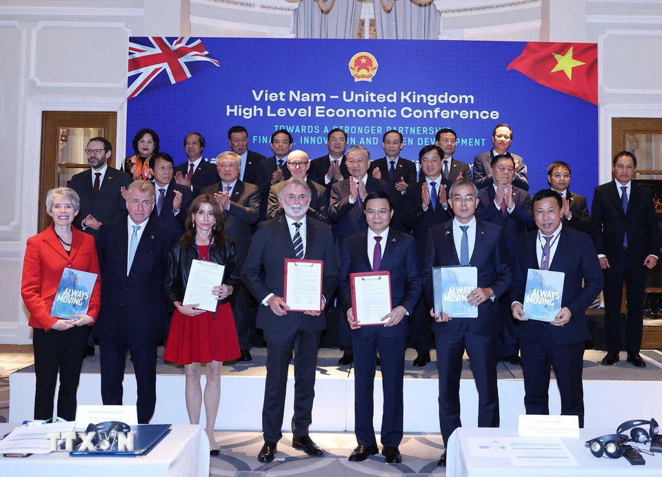 Phó Thủ tướng Thường trực Nguyễn Hòa Bình: Chính phủ Việt Nam luôn đồng hành cùng doanh nghiệp- Ảnh 1. Phó Thủ tướng Thường trực Nguyễn Hòa Bình: Chính phủ Việt Nam luôn đồng hành cùng doanh nghiệp- Ảnh 1.