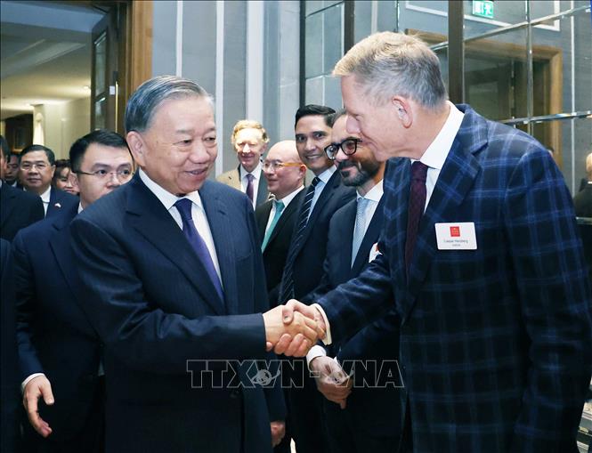 Tổng Bí thư Tô Lâm dự Tọa đàm Doanh nghiệp Việt Nam - Anh- Ảnh 1. Tổng Bí thư Tô Lâm dự Tọa đàm Doanh nghiệp Việt Nam - Anh- Ảnh 1.