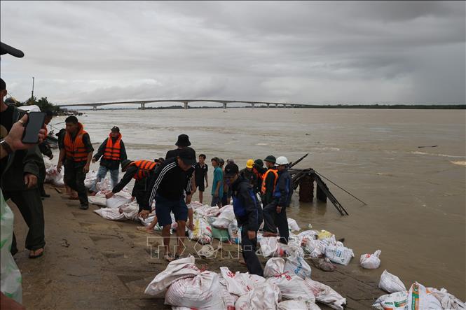 Không để người dân bị thiếu thốn, bị cô lập trong thiên tai- Ảnh 2.