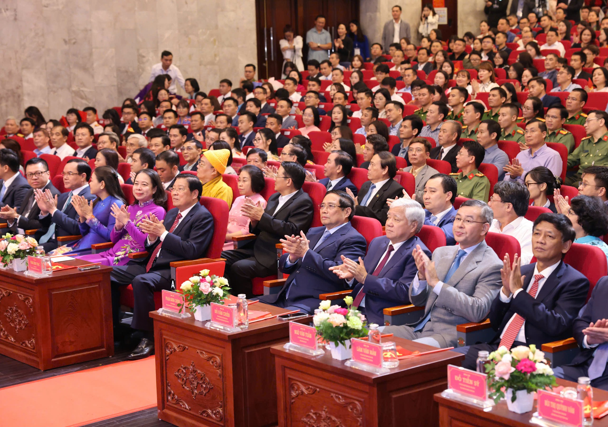 Thủ tướng: Mọi vi phạm, tội phạm về tham nhũng, lãng phí, tiêu cực, nhân dân đều biết- Ảnh 4. Thủ tướng: Mọi vi phạm, tội phạm về tham nhũng, lãng phí, tiêu cực, nhân dân đều biết- Ảnh 4.